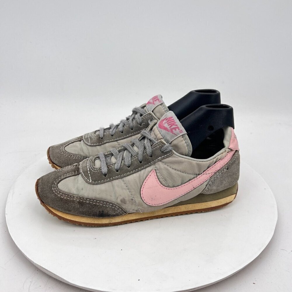 Vintage Nike Training Women Size 5 Grey Pink Suede Sneaker